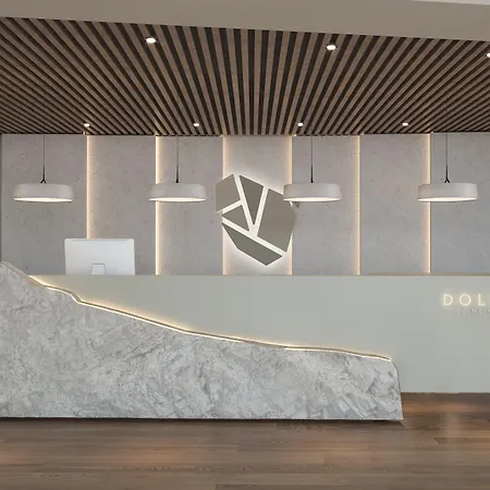 Dolinas Climbing Hotel Porto de Mós