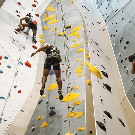 Hotel Dolinas Climbing Porto de Mos (Leiria)