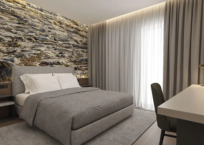 Dolinas Climbing Hotel Porto de Mós