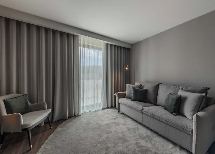 Dolinas Climbing Hotel Porto de Mós