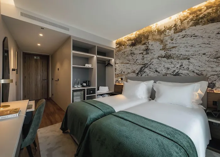 Hotel Dolinas Climbing Porto de Mós